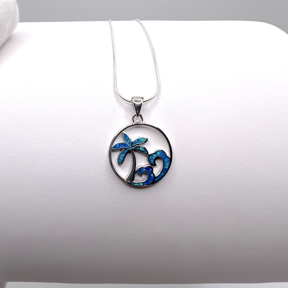 .925 Sterling Silver Waves and Palm Tree Necklace - Picture 9 of 16